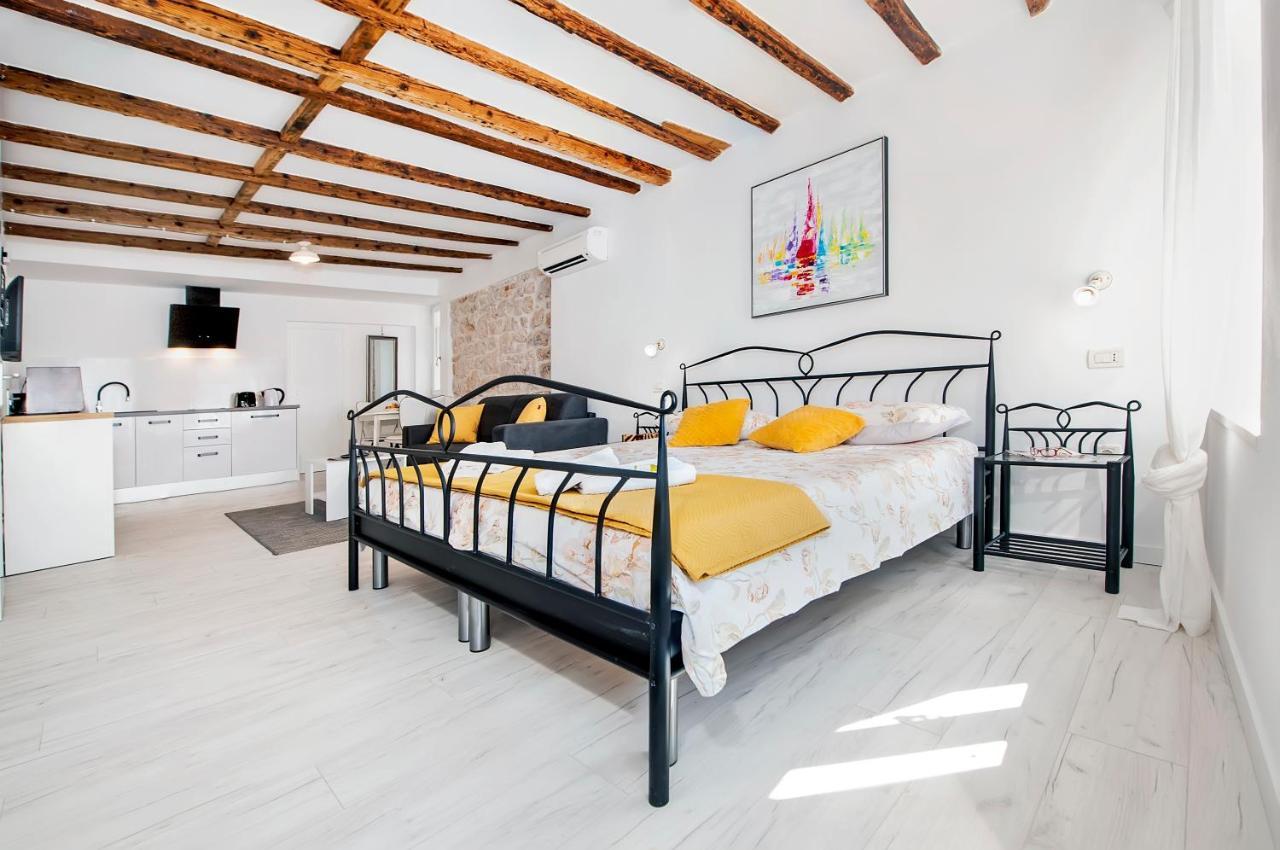Apartment De Amicis Rovinj Exterior photo
